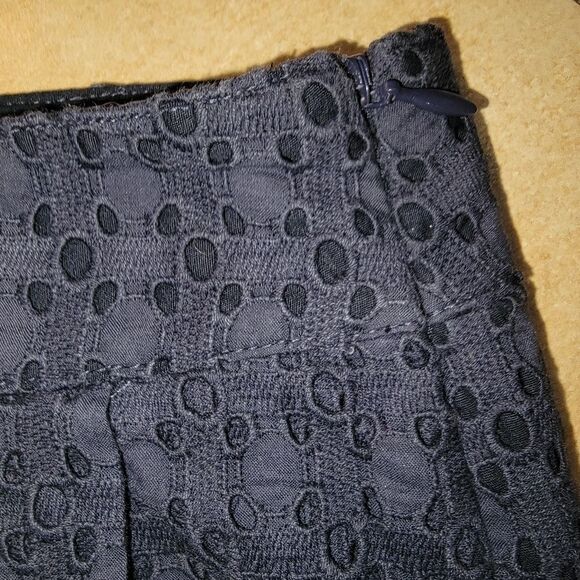 CAbi Eyelet Mini Skort in Navy Blue 5111 size 6 - Picture 3 of 7